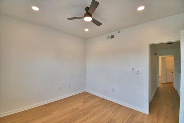 Image No.21-2 Bed Property for sale