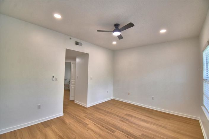 Image No.31-2 Bed Property for sale