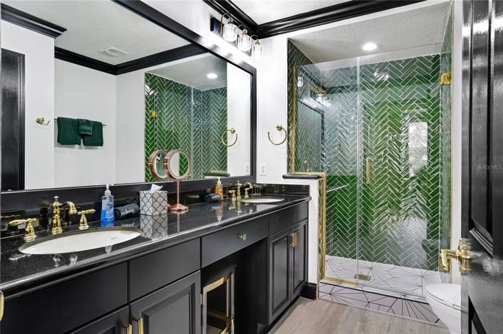 Image No.18-3 Bed Property for sale