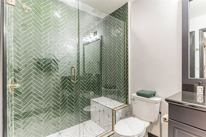 Image No.19-3 Bed Property for sale