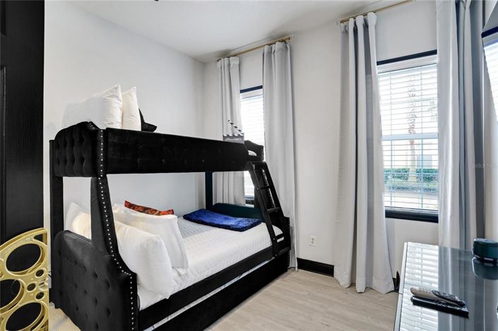 Image No.25-3 Bed Property for sale