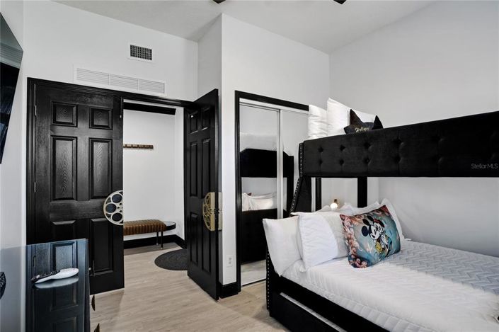 Image No.26-3 Bed Property for sale