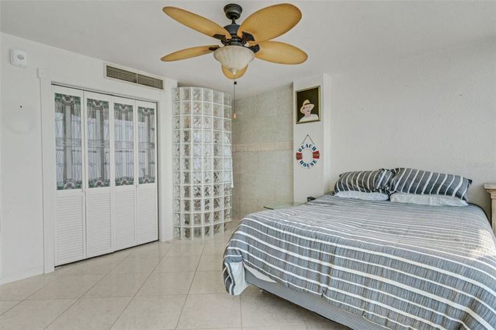 Image No.16-2 Bed Property for sale