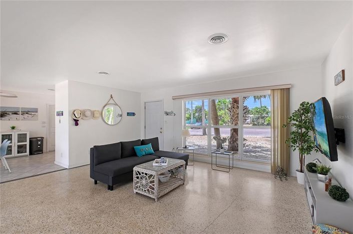 Image No.12-2 Bed Property for sale