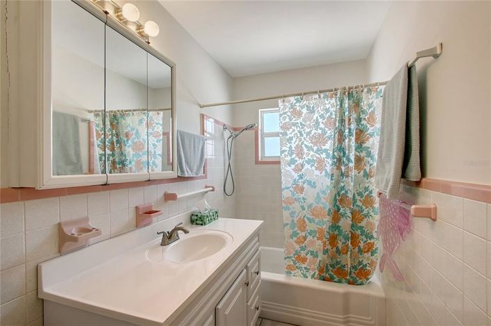 Image No.20-2 Bed Property for sale