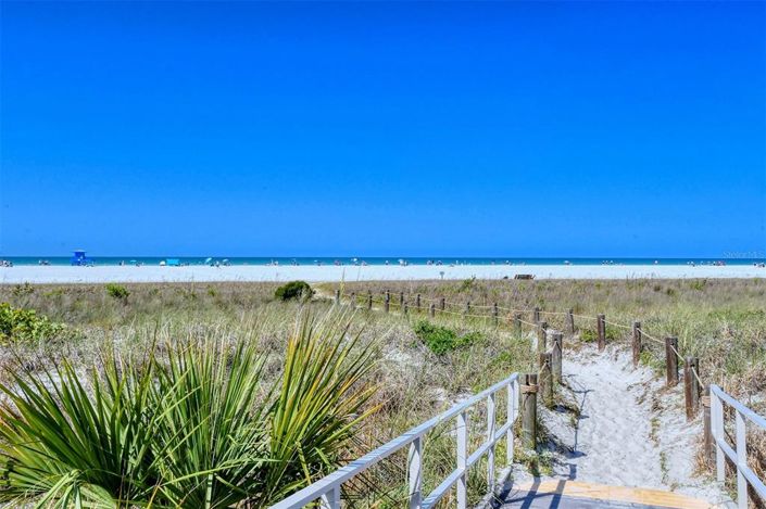 Image No.40-2 Bed Property for sale