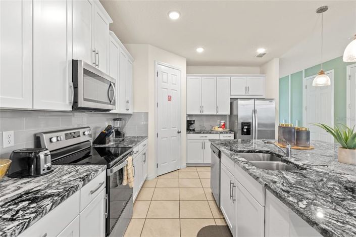 Image No.11-7 Bed Property for sale