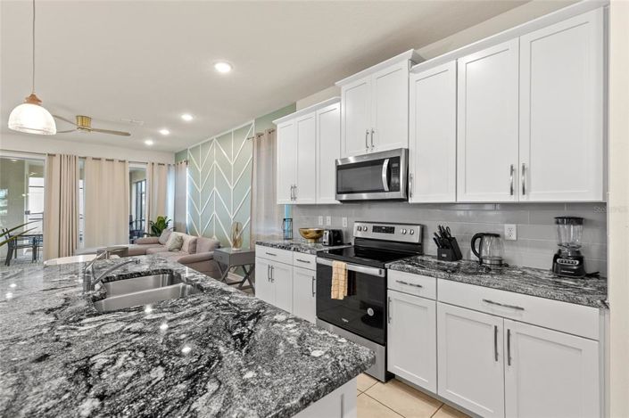 Image No.13-7 Bed Property for sale