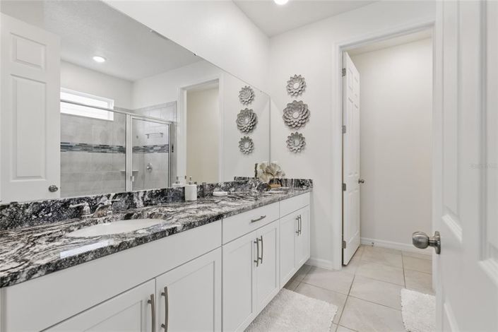 Image No.17-7 Bed Property for sale