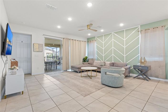 Image No.6-7 Bed Property for sale