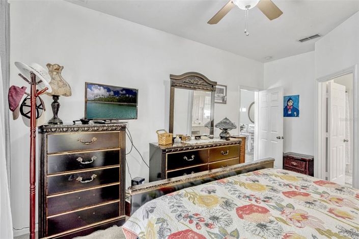 Image No.17-4 Bed Property for sale