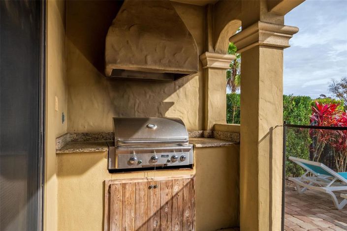 Image No.57-5 Bed Property for sale