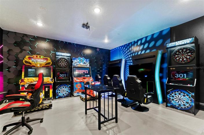 Image No.9-5 Bed Property for sale