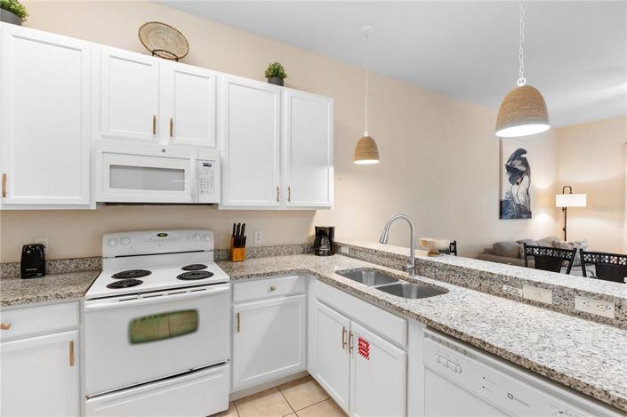 Image No.10-3 Bed Property for sale