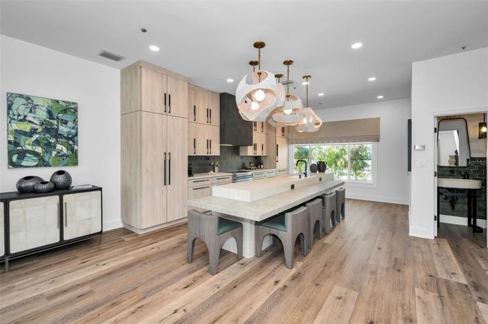 Image No.15-2 Bed Property for sale