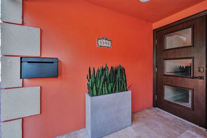 Image No.6-2 Bed Property for sale