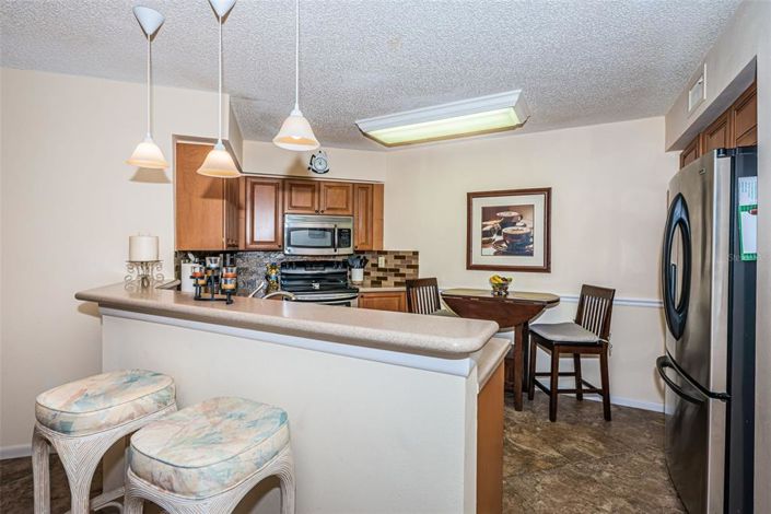 Image No.7-2 Bed Property for sale