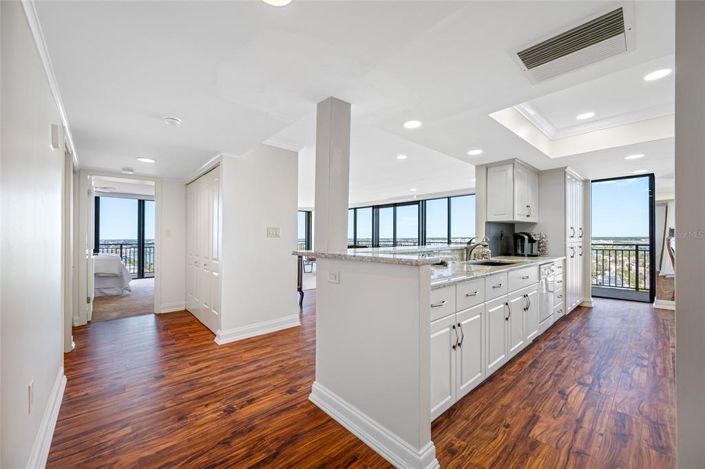 Image No.5-2 Bed Property for sale