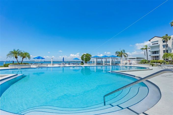 Image No.19-2 Bed Property for sale