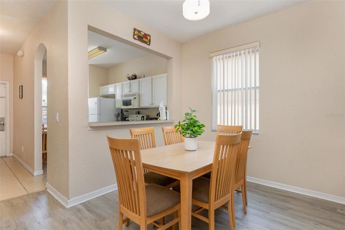 Image No.12-4 Bed Property for sale