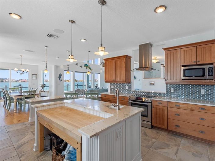 Image No.20-4 Bed Property for sale