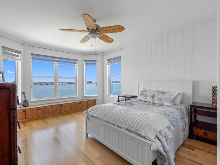 Image No.44-4 Bed Property for sale