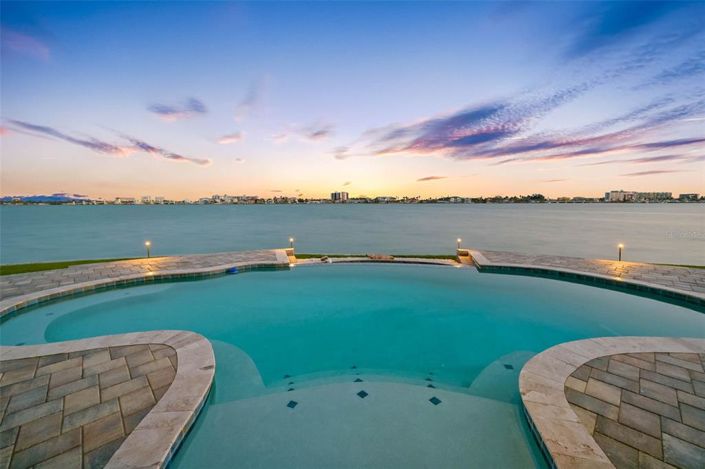 Image No.49-4 Bed Property for sale