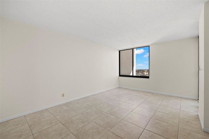 Image No.19-2 Bed Property for sale