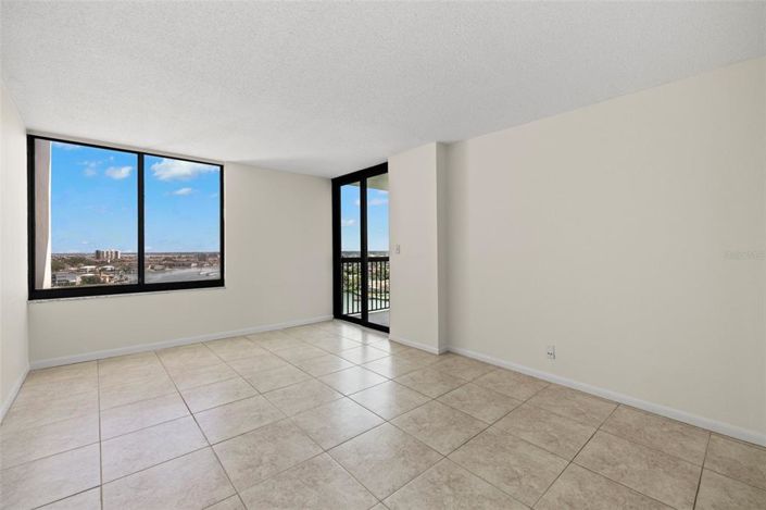 Image No.20-2 Bed Property for sale