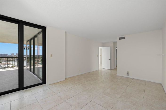 Image No.21-2 Bed Property for sale