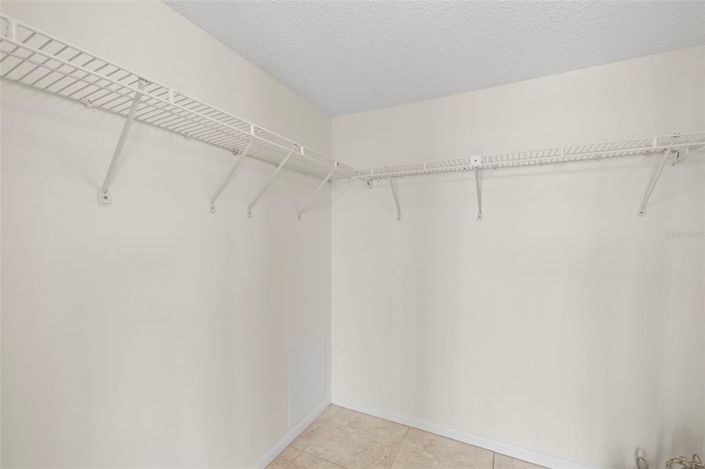 Image No.25-2 Bed Property for sale