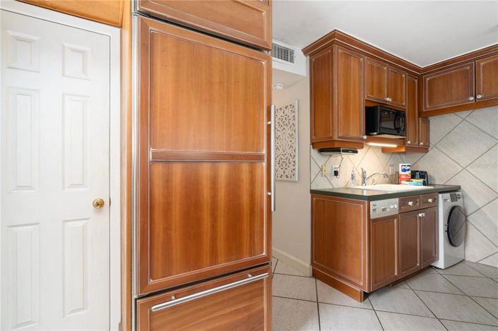 Image No.12-1 Bed Property for sale