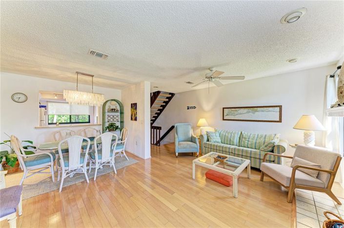 Image No.10-2 Bed Property for sale