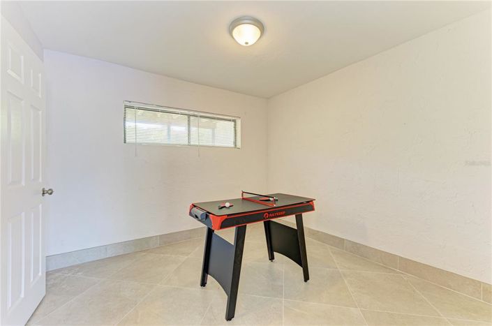 Image No.57-2 Bed Property for sale