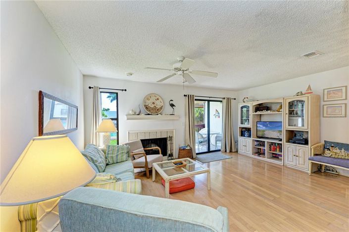 Image No.7-2 Bed Property for sale