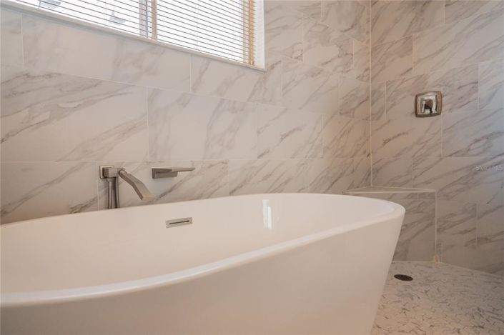 Image No.13-3 Bed Property for sale