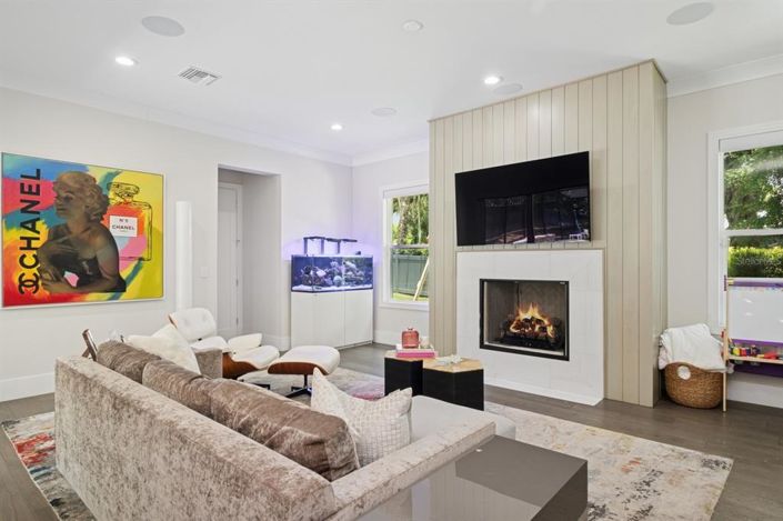 Image No.13-5 Bed Property for sale