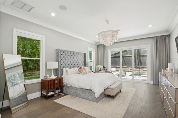 Image No.15-5 Bed Property for sale