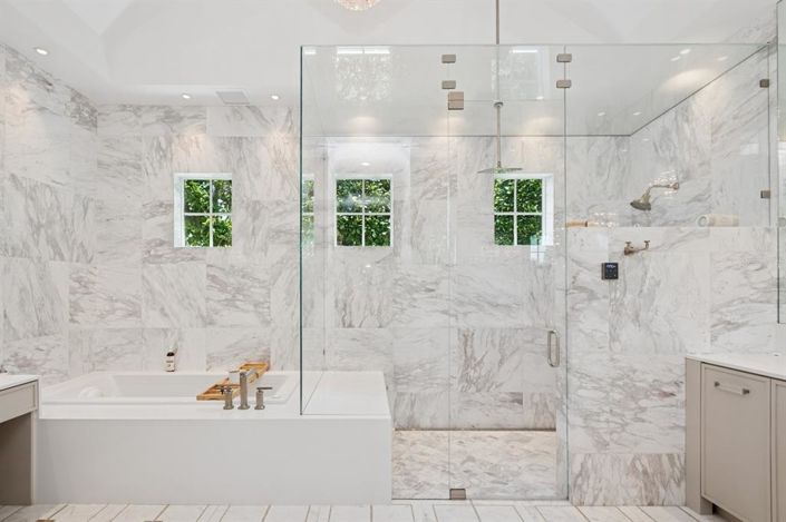 Image No.16-5 Bed Property for sale