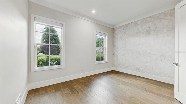 Image No.25-5 Bed Property for sale