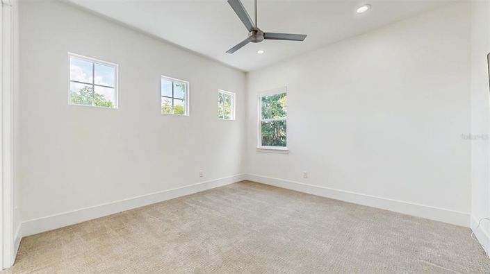 Image No.27-5 Bed Property for sale