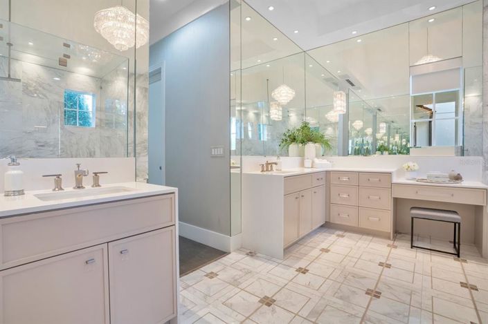 Image No.29-5 Bed Property for sale