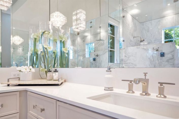 Image No.30-5 Bed Property for sale