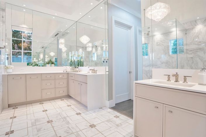 Image No.31-5 Bed Property for sale