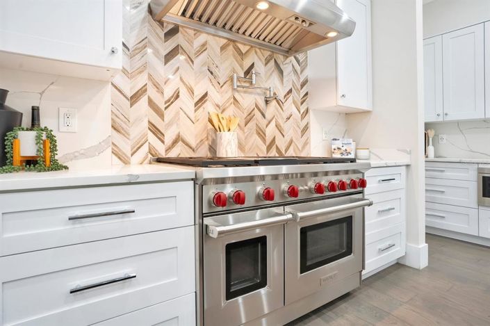 Image No.9-5 Bed Property for sale