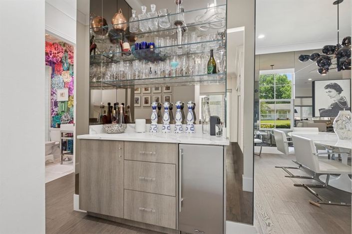 Image No.9-5 Bed Property for sale