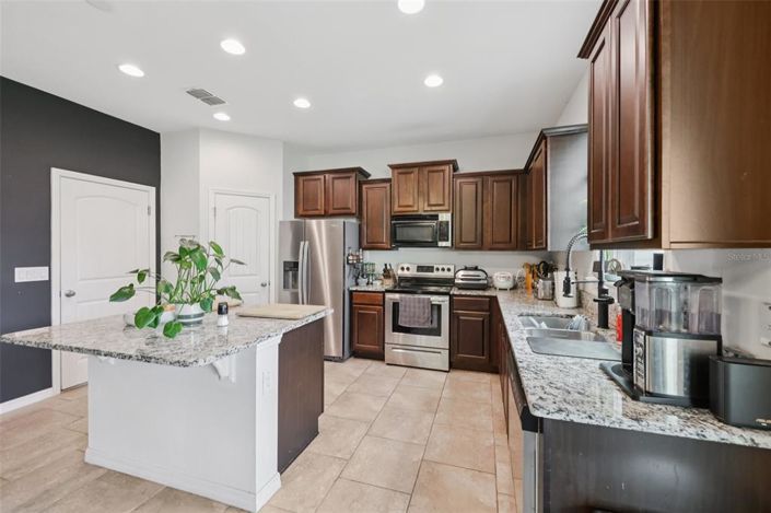 Image No.10-3 Bed Property for sale