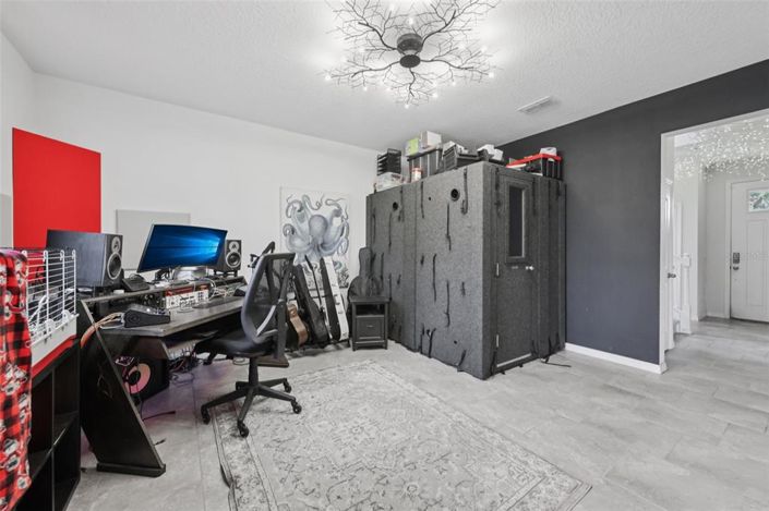 Image No.12-3 Bed Property for sale