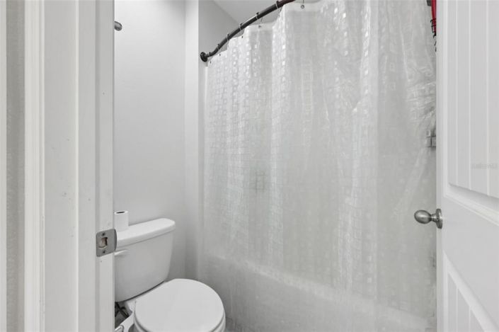 Image No.23-3 Bed Property for sale