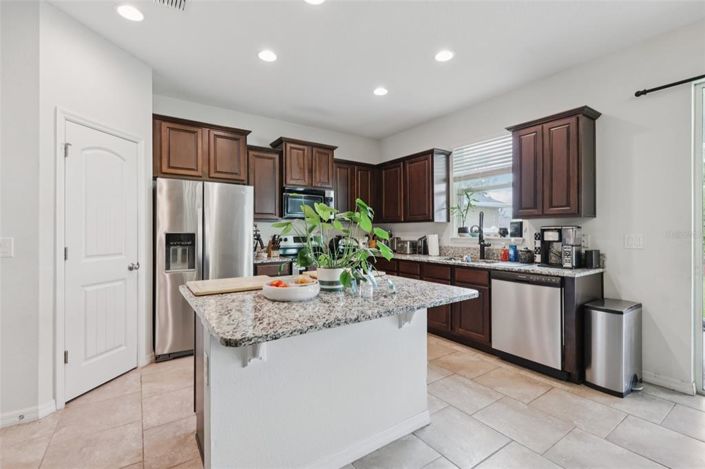 Image No.8-3 Bed Property for sale